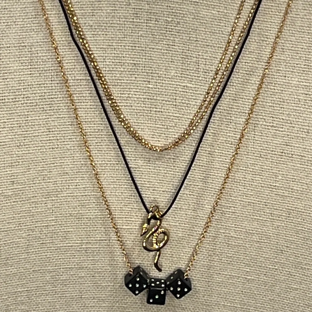NWT Bulk Wholesale 3-piece Elegant Gold and Black Layering Necklaces